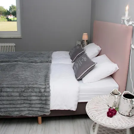 Tolles Fuer 18 Personen In Ostfriesland Mit Kino, Bar, Sauna Und Whirlpool