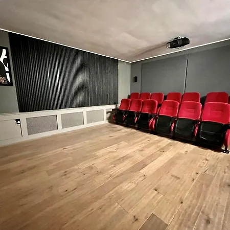 Tolles Fuer 18 Personen In Ostfriesland Mit Kino, Bar, Sauna Und Whirlpool Backemoor