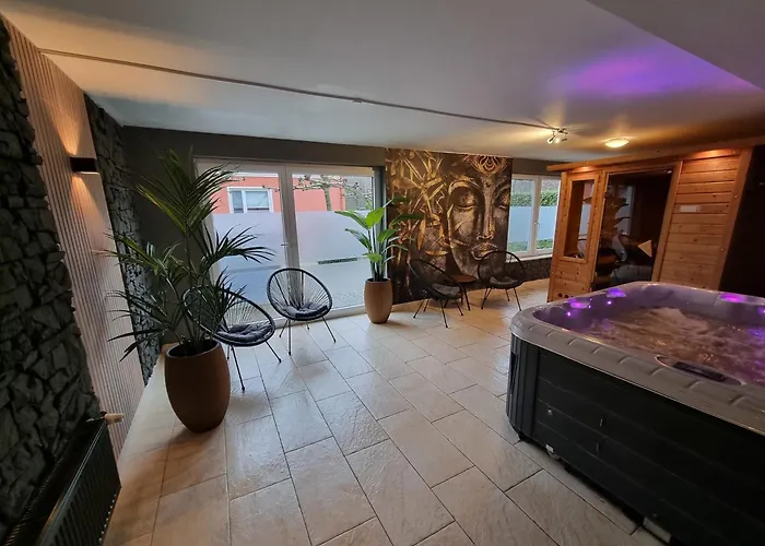 Tolles Fuer 18 Personen In Ostfriesland Mit Kino, Bar, Sauna Und Whirlpool * Backemoor